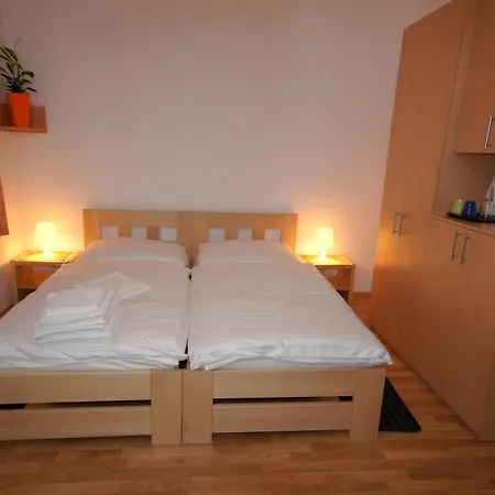 Garni Rambousek 3* Prága