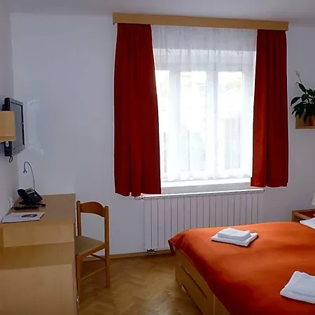Hotel Garni Rambousek 3*