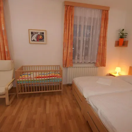 Garni Rambousek Prag