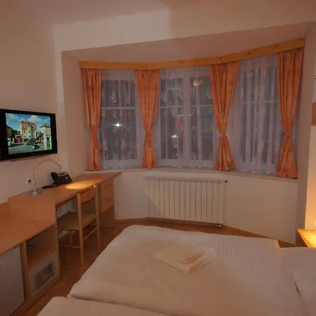 Garni Rambousek 3* Prague